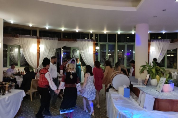 Диджей за сватба на ангкийски в Хотел Мезон