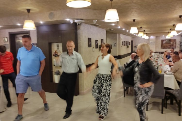 Дисководещ за тиймбилдинг събитие в ресторант Скай Бар