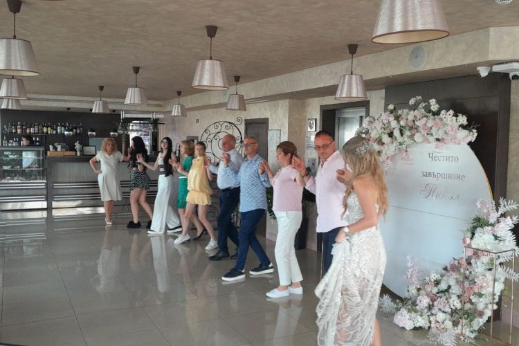 DJ за празнично абитуриентско изпращане в хотел Грами