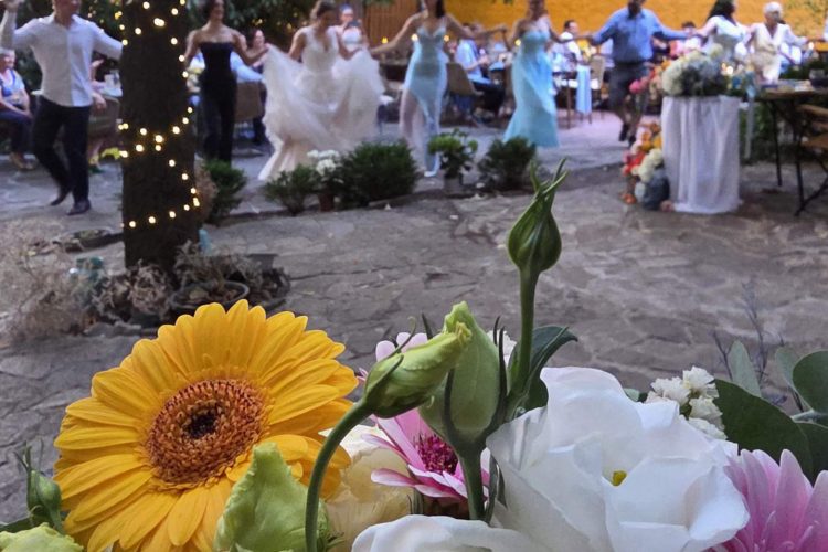 Диджей за елегантна сватбена вечер в ресторант Крейзи Даймънд